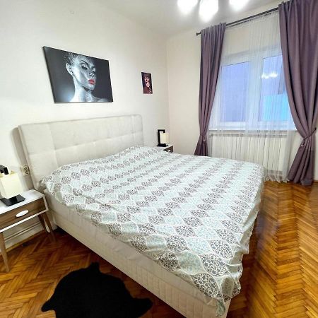 Premier Rooms Ploiesti Ngoại thất bức ảnh