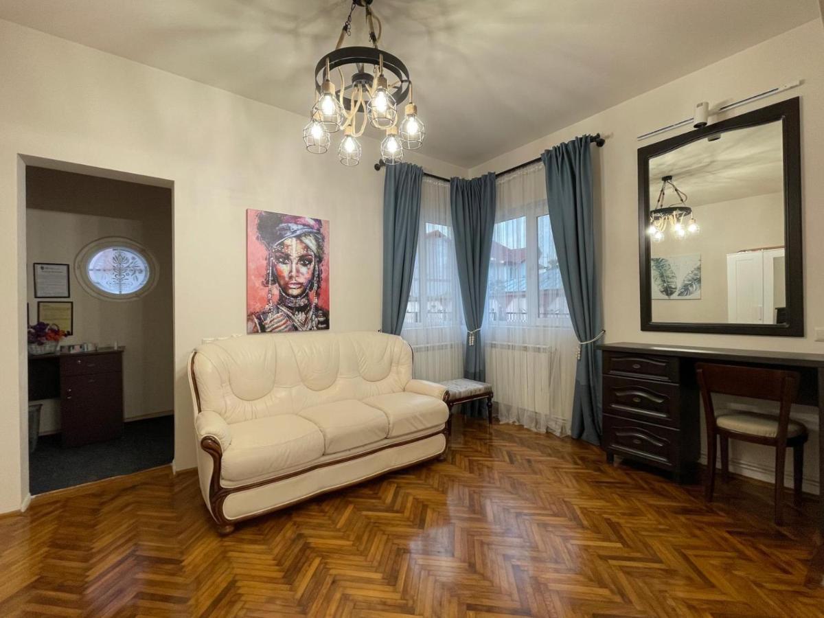 Premier Rooms Ploiesti Ngoại thất bức ảnh